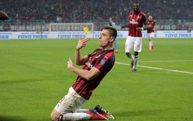  霍芬海姆锋线双星联手轰入四球  